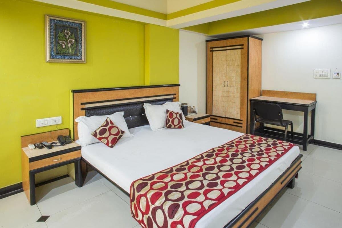 Sachdeva Excellency Hotel